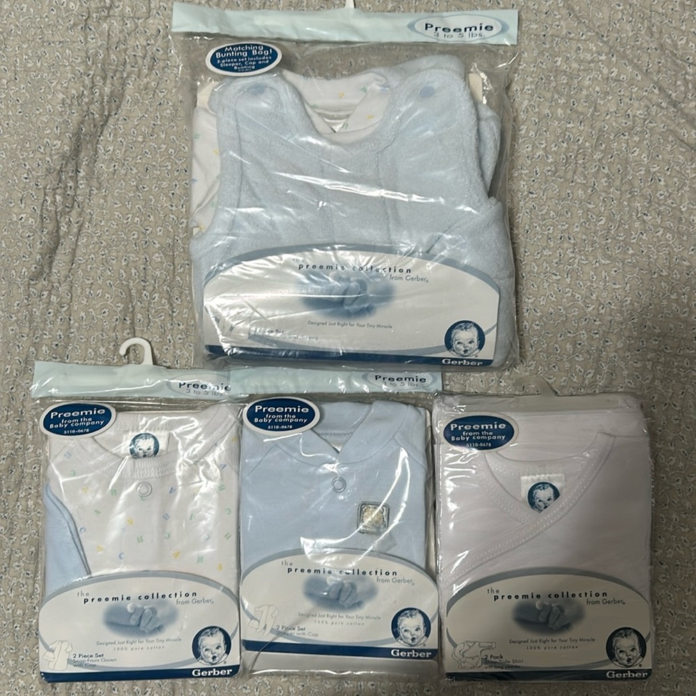 Gerber baby boy preemie lot. 3-5 lbs